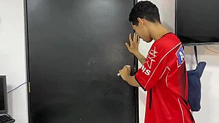 Universitaria with big ass fucks her coworker at work