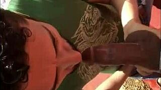 Yo, el ancla, let’s have some wild fun tonight!