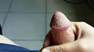 Hei Guys, Mau Onani Bareng Aku untuk Cewek Malam Ini?