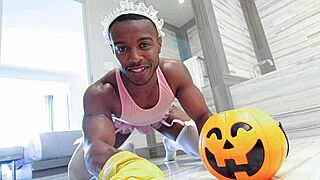 Maid's Cleaning Skills Earn Nice Big Fat Tip