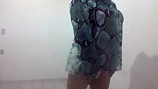 Latina lesbian says, 'Watch my hot dancing moves'