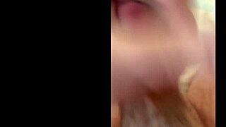 Watch me reveal my huge cock beneath the handkerchief! 😏