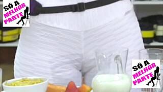 Kelly key's big pussy strains her leggings in a camel toe tease.