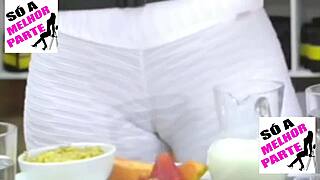 Kelly key's big pussy strains her leggings in a camel toe tease.