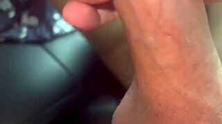 Follando Con Una Desconocida En Publico En La Parte De Atras Del Carro Termino En Su Culo