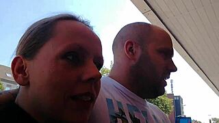 Natascha e Sven Si Impegnano in Attività di Gruppo Focalizzate sull'Ego