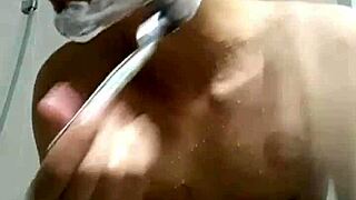 i feel uneasy with that top's huge dick