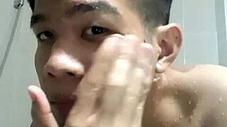 i feel uneasy with that top's huge dick