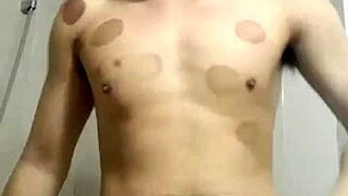 i feel uneasy with that top's huge dick