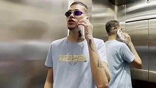 fiquei pelada na frente do meu melhor amigo gay e não imaginei que isso iria acontecer ele acabou comendo buceta pela primeira vez que tesão gozei muito no pau dele