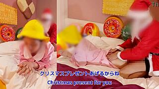 【えっちなクリスマス】小さいまんこに中出し！サンタさんと妊娠する練習