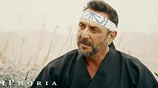 Man masters cobra bi tricks to surprise his curious girlfriend.