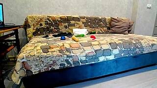 stretching my tight ass live on webcam