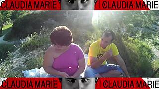 La Gorda Se Mete Galletas Por El Cono Y Luego Su Amigo Gay Se Las Come En Este Coño Cabe De Todo