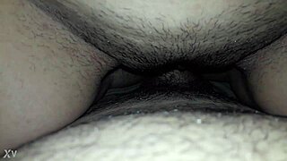 Delicia hlboko nabíja a vydojí veľký kokot