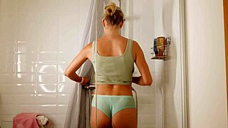 stella cardo shows wet tops