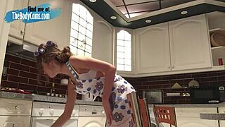 lovely camgirl toys herself in kitchen 😘