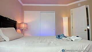 i love showing off my milf jess ryan sex toys