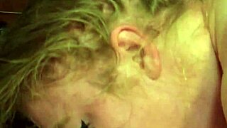 hey, white girl suckin dick like a pro! 😏