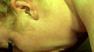 hey, white girl suckin dick like a pro! 😏