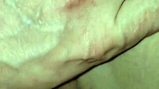 Estoy obsesionado con el creampie en esta sexy milf preñada