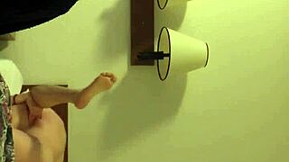 불륜 중국 아내 제니, 장난기 가득한 18+ 비밀 숨기고 있어? 궁금해