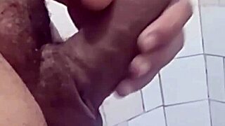 Yuri gaucho gives big cock cumshot as gift to fans. Bareback fucking with latina! 😍