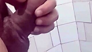 Yuri gaucho gives big cock cumshot as gift to fans. Bareback fucking with latina! 😍