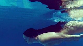 Kittina ivory bold sex smoking by swimming pool