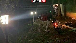 Mladá brazilka dostane donáškaře pizzy