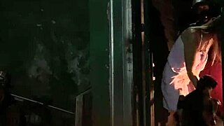 Novinha Recebeu Entregador De Pizza