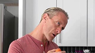 Xxlayna Marie Shares Wisdom in Family Pies S30-E4 Threesome