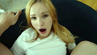 Nautimme intiimeistä hetkistä kun tyttöystävä kokkaa lounasta