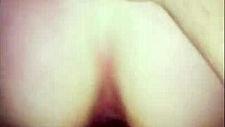 netflix and chill with tinder date 😏