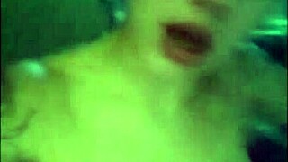 Caiu na net with small tits blowjob!