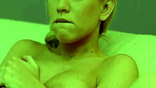 Cock-starved teen 18+ fingers her wet pussy with toys solo