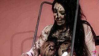 Blonde with big tits models in milk pool then doggystyle fucks photographer