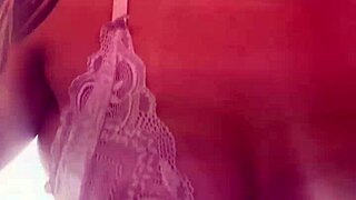 Na Academia Comecei A Suar Tirei A Camisa E Não Percebi Q Meus Peitos Durinhos Estava Aparecendo Camisa Transparente Fiquei Com Tesao Com As Pessoas Me Olhando Q Meu Suor Escorrendo Público