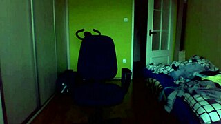 omg, check this mokrá sexy kundička teen fingering herself to orgasm! 😍