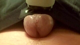 In the massage room, a gay man receives an intense handjob that makes his cum run like rain.