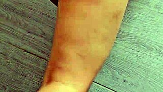 im hot and i want anal sex come visit me 😏