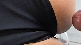 im hot and i want anal sex come visit me 😏