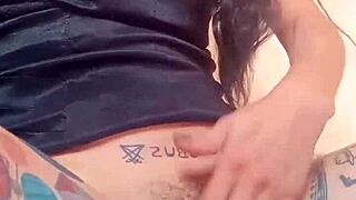 Huge Pussy Lips Masturbation Show