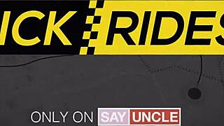 Dva slatka Latino twinca zavode za smelo javno jebanje. Moj gej taksista gleda!