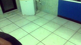 Peguei a rabuda de jeito e gozei dentro, caramba!