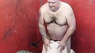 Chubby Girl Loves Old Man Taking Her Doggy to Climax