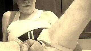 Thomas Odea, the gay pornstar, masturbates his monster cock with big ass play