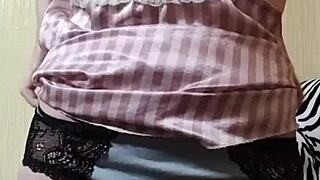 Elza Kom sniffs pussy in panties fetish