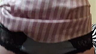 Elza Kom sniffs pussy in panties fetish