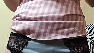 Elza Kom sniffs pussy in panties fetish